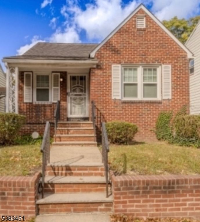 499 S Clinton St, East Orange City, NJ 07018