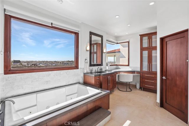 2907 Cliff Drive, Newport Beach, CA 92663