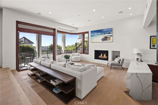 2907 Cliff Drive, Newport Beach, CA 92663