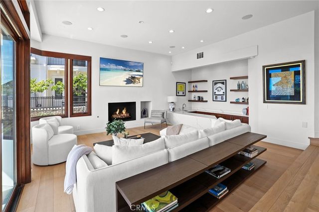 2907 Cliff Drive, Newport Beach, CA 92663