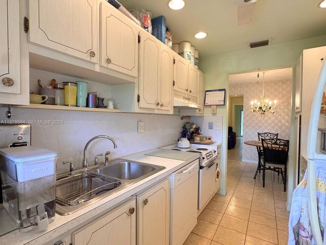 285 N High Point Boulevard A, Boynton Beach, FL 33435