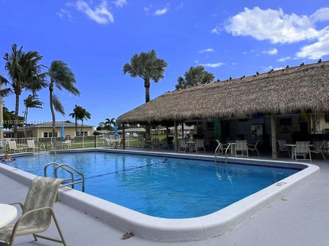 285 N High Point Boulevard A, Boynton Beach, FL 33435