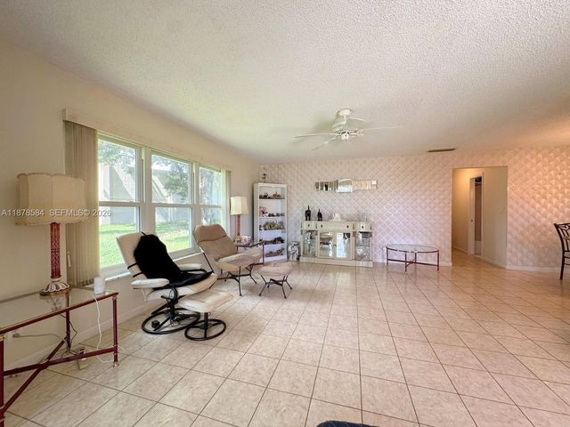 285 N High Point Boulevard A, Boynton Beach, FL 33435
