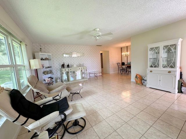 285 N High Point Boulevard A, Boynton Beach, FL 33435