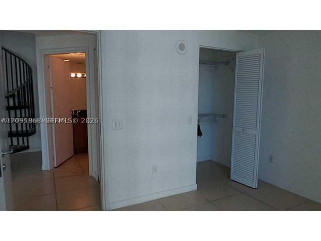300 S Biscayne Blvd Loft 1034, Miami, FL 33131