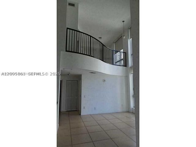 300 S Biscayne Blvd Loft 1034, Miami, FL 33131