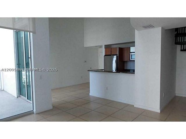 300 S Biscayne Blvd Loft 1034, Miami, FL 33131