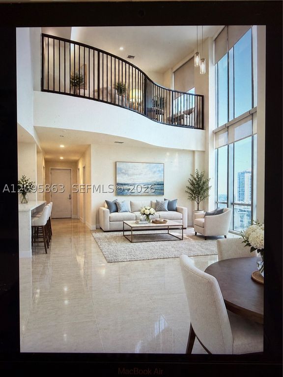 300 S Biscayne Blvd Loft 1034, Miami, FL 33131