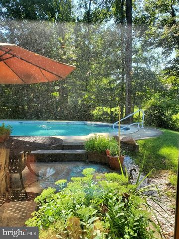 31 TRAYNOR LN, Willingboro, NJ 08046