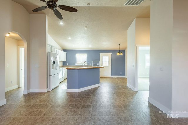 823 Royal St, Caldwell, ID 83605