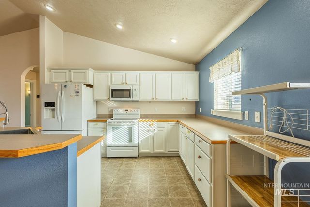 823 Royal St, Caldwell, ID 83605