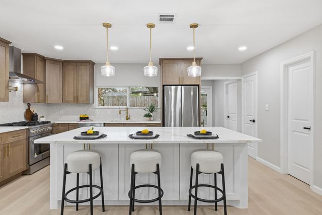 4610 Creekbend Drive, Houston, TX 77035