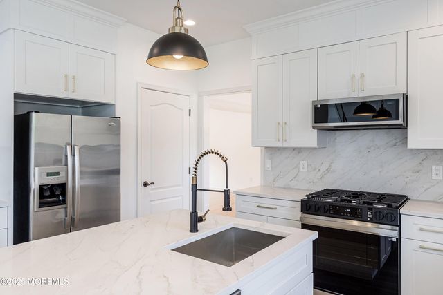 10 Etty Court, Manchester, NJ 08759