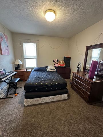 1038 College Street N, Fargo, ND 58102