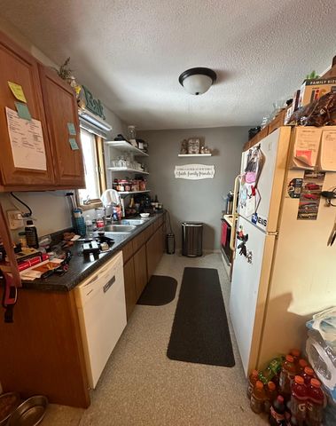 1038 College Street N, Fargo, ND 58102