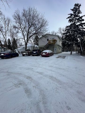 1038 College Street N, Fargo, ND 58102