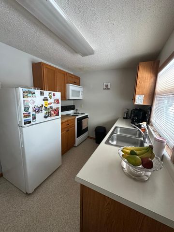 1038 College Street N, Fargo, ND 58102