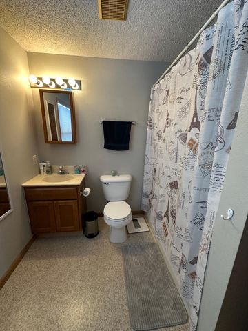 1038 College Street N, Fargo, ND 58102