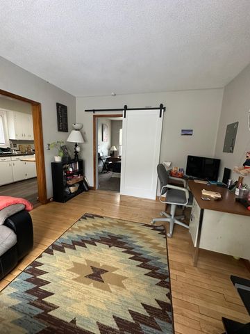 1038 College Street N, Fargo, ND 58102