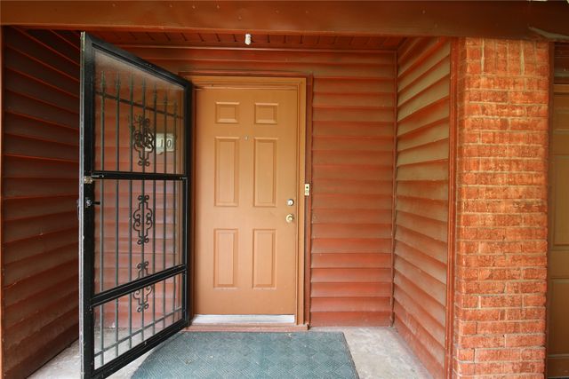 2110 N Duchess Drive, Sherman, TX 75090
