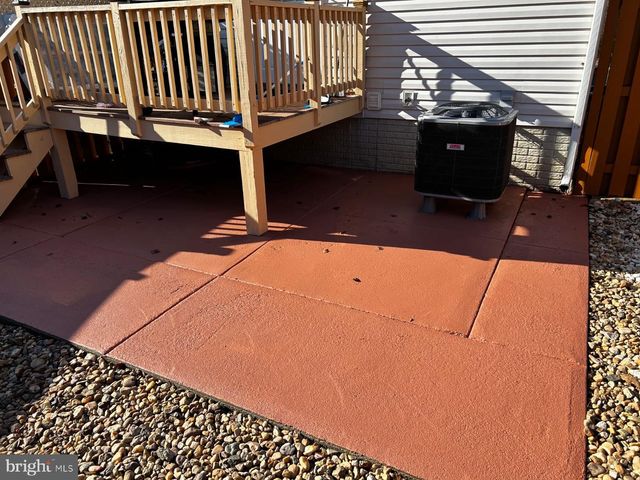 201 EASTSIDE LN, Winchester, VA 22602