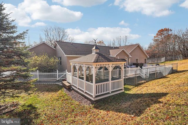 19 FARMER CT, Albrightsville, PA 18210