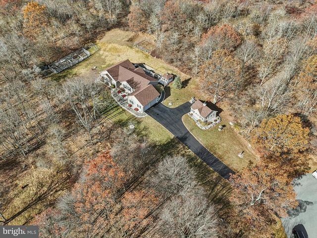 19 FARMER CT, Albrightsville, PA 18210