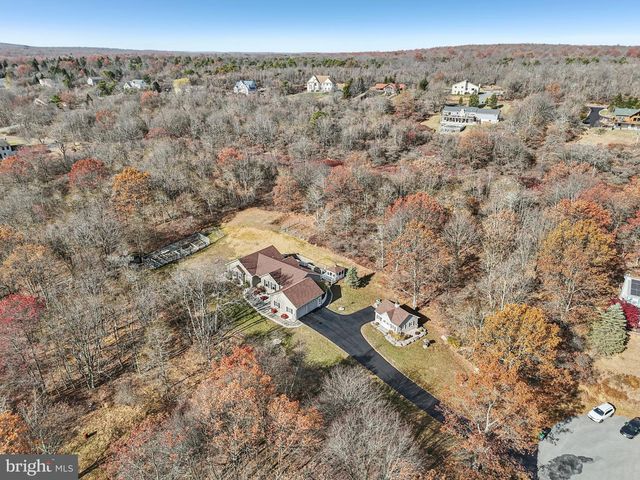 19 FARMER CT, Albrightsville, PA 18210