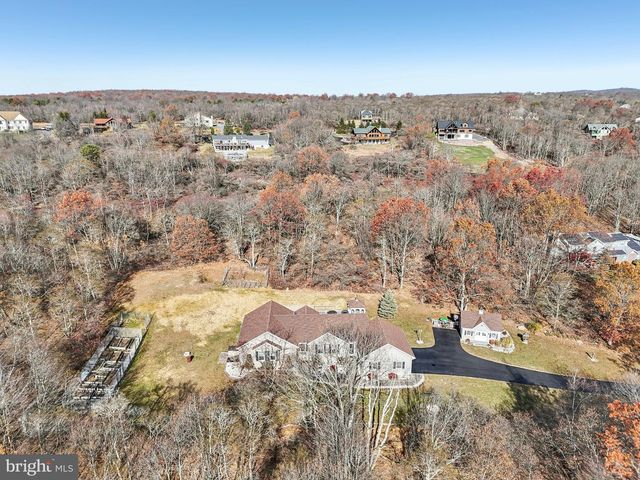 19 FARMER CT, Albrightsville, PA 18210