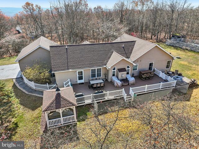 19 FARMER CT, Albrightsville, PA 18210