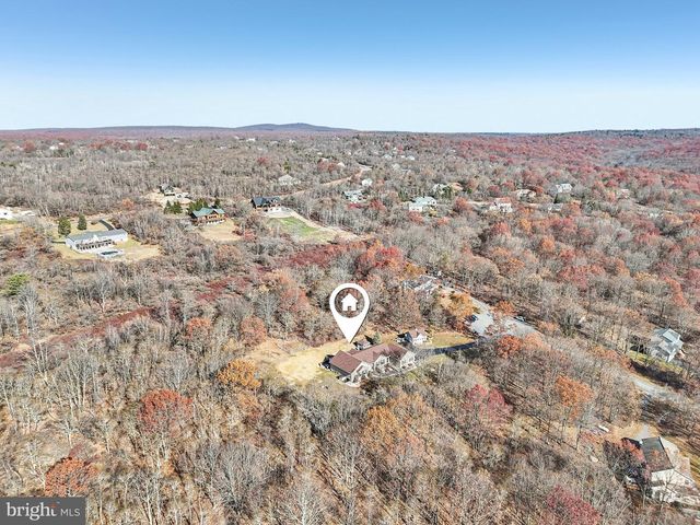 19 FARMER CT, Albrightsville, PA 18210