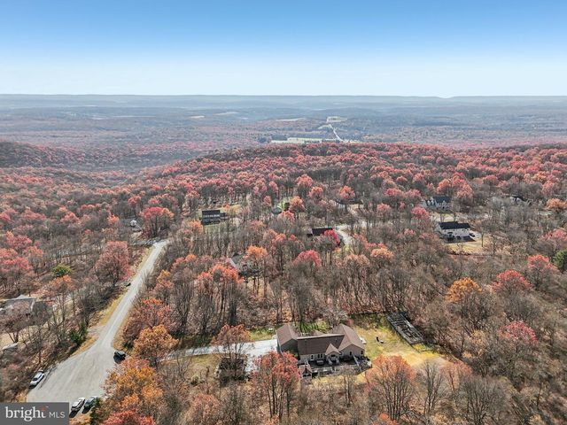 19 FARMER CT, Albrightsville, PA 18210