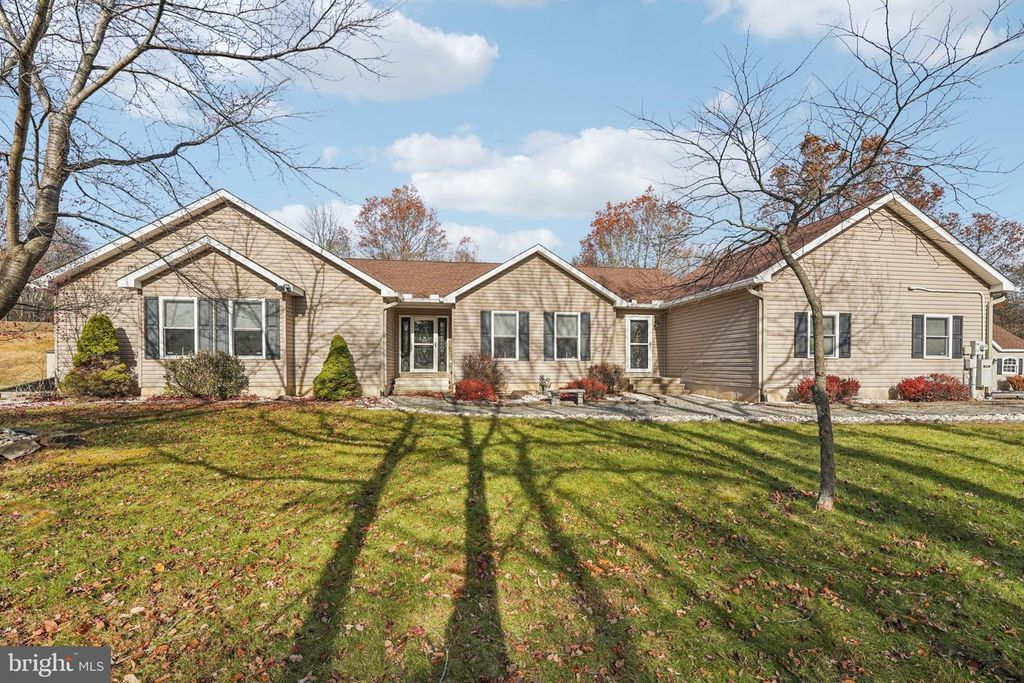 19 FARMER CT, Albrightsville, PA 18210
