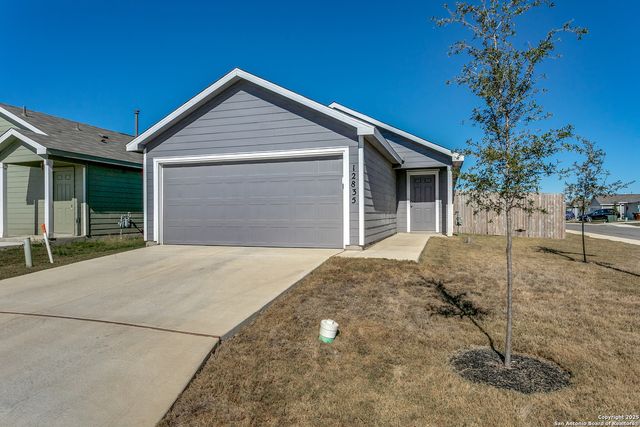 12835 Chinali Springs, St Hedwig, TX 78152