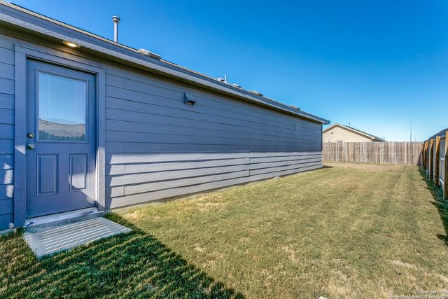 12835 Chinali Springs, St Hedwig, TX 78152