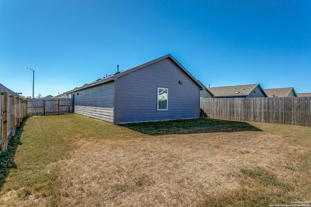 12835 Chinali Springs, St Hedwig, TX 78152