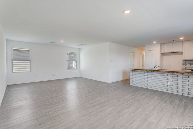 12835 Chinali Springs, St Hedwig, TX 78152