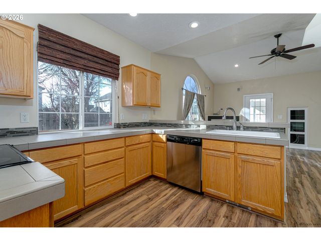 21315 ROSE Ln, Fairview, OR 97024