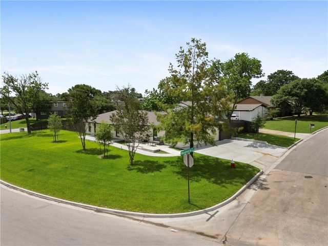 1502 Merry Oaks Drive, College Station, TX 77840