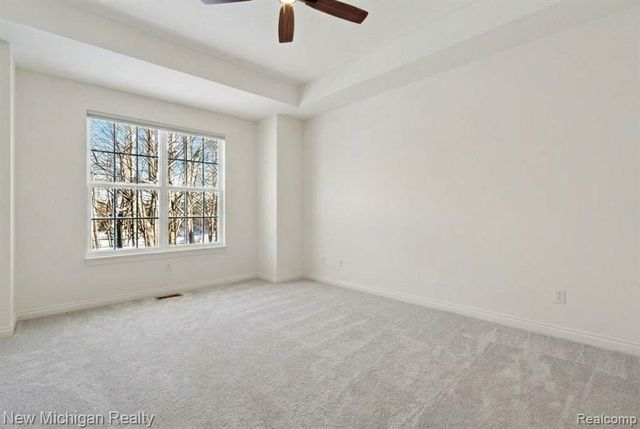 13138 Harbor Landings Drive 86, Fenton, MI 48430