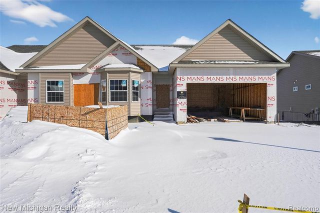 13138 Harbor Landings Drive 86, Fenton, MI 48430