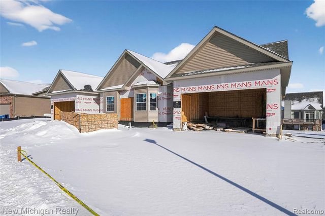 13138 Harbor Landings Drive 86, Fenton, MI 48430