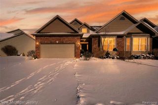 13138 Harbor Landings Drive 86, Fenton, MI 48430