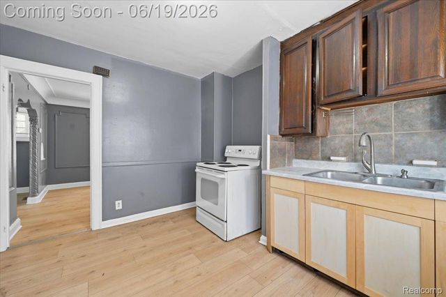 13572 Saint Marys Street, Detroit, MI 48227