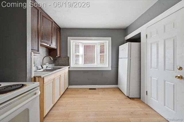 13572 Saint Marys Street, Detroit, MI 48227