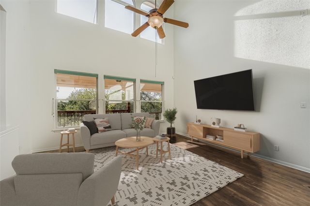 8204 Texas Plume RD, Austin, TX 78759