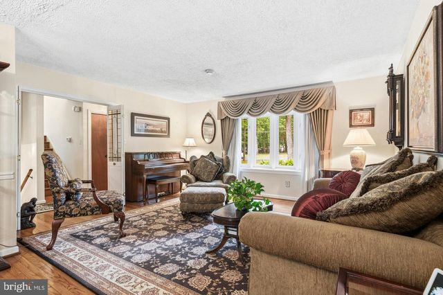 9618 RANDALL DR, White Plains, MD 20695