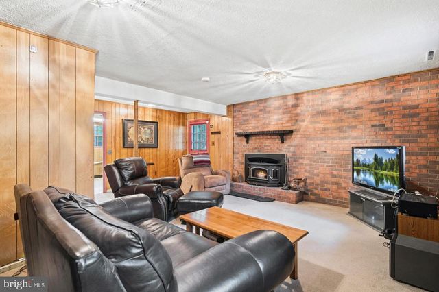 9618 RANDALL DR, White Plains, MD 20695