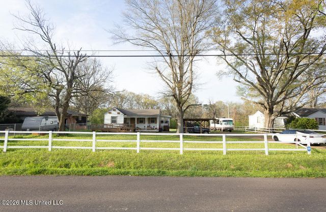 144 Plummer Circle, Jackson, MS 39212