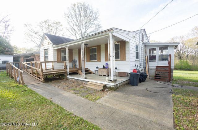 144 Plummer Circle, Jackson, MS 39212